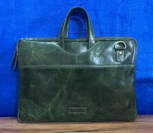 Green Leather Eco-Friendly Simple Style Alligator Pattern <b>Messenger</b> <b>Bag</b> Large Size <b>Laptop</b> Buckle Closure Durable Pocket Men's - Product Image 2