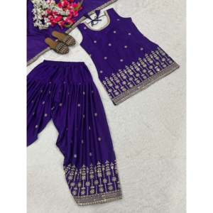 Vêtements indiens et pakistanais de créateurs, tenue de fête, ensemble haut, dhoti, salwar, dupatta - Product Image 3