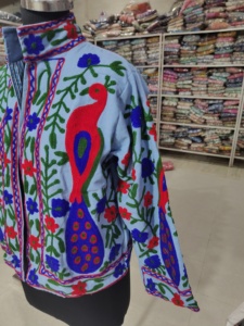Veste en coton tissé à col mandarin pour femme, manches longues, broderie florale, style printemps, cadeau pour elle - Product Image 3