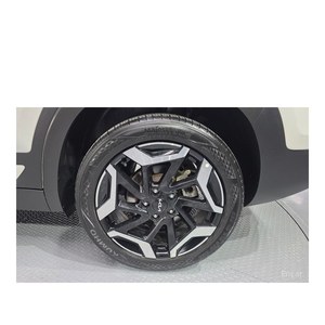 Kia Seltos 2023, 1.6 Turbo, 2WD, Gasolina, SUV con Caja de Cambios Automática, Emisión Euro V, Asientos de Cuero, Cámara Trasera, 24,918 km - Product Image 5