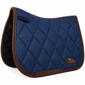 Almohadilla de Silla de Montar Acolchada Azul Personalizada con Ribete de Cuero Marrón, Logotipo Frontal Aplicado, Impresión Digital, Malla Transpirable Tejida de 140g, Unisex - Product Image 1
