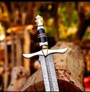 Épée viking en acier Damas de haute qualité avec fourreau en bois sculpté, style nordique médiéval, pour le camping en plein air, pour guerrier, avec étui - Product Image 1