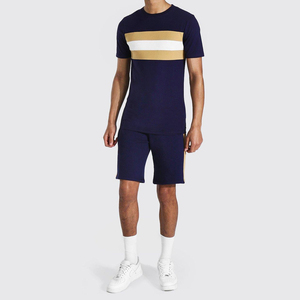 Conjunto deportivo de dos piezas, camiseta y pantalones cortos negros para hombre, con diseño personalizado e impresión. - Product Image 5