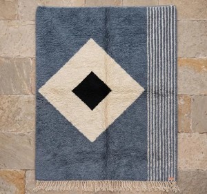 Tapis berbères marocains faits à la main en laine 100% Ait |   Tapis Beni Ourain noués à la main |   Tapis tribal shaggy bohème à poils moyens épais - Product Image 4