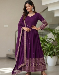 Colecciones de Vestidos Anarkali Estilo Indio y Pakistaní para Bodas y Festivales, Vestido con Bordado Pesado y Trabajo de Lentejuelas Zari - Product Image 1