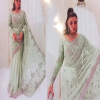 Sari tendance classique en georgette avec broderie lourde et dentelle fantaisie, dernier design, tenue de soirée pour femme, en tissu filet de soie indien, entièrement fait main