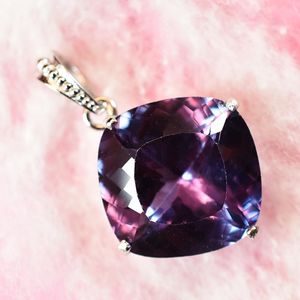 Pendentif Alexandrite à changement de couleur naturel, 44,85 carats, taille coussin carrée, pierre précieuse en argent sterling 925, certifié IGI, pour enfants - Product Image 4