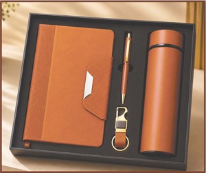Set de Regalo Ejecutivo de Cuero PU Marrón: Libreta, Bolígrafo, Llavero y Termo - Product Image 1