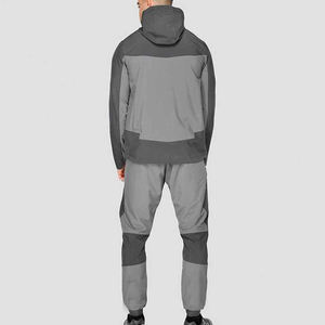 Survêtements pour hommes en polyester 100% gris clair et gris foncé, avec logo personnalisé, fabriqués sur mesure par une usine de vêtements - Product Image 3