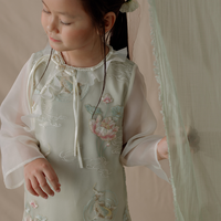 Fullmoon Baby Girl Kleid 2 Stück Bestickter Seidenstoff Ärmellose Goldfaden stickerei Vietnam esische Traditionelle Kleidung-San San