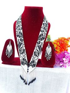 Classic Glass Seed Beads Necklace <b>Set</b> For Handmade Jewelry Lovers And Stylish Traditional Outfit Matching - Product Image 3