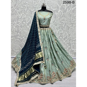 Collections de velours de vêtements de mariée indiens pour la mariée avec le travail de Zarkhan par Fabzone - Product Image 1