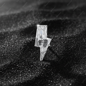 Pendientes de Diamantes Deslumbrantes con Forma de Rayo - Product Image 2