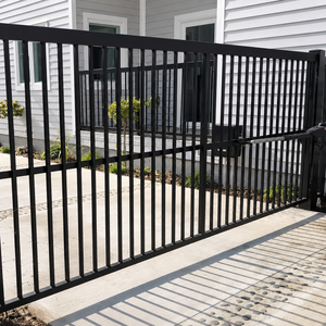Puerta Corredera Automática de Metal Negro para Entrada de Vehículos, Puerta de Seguridad Moderna de Acero con Barra Vertical para Uso Residencial en Exteriores - Product Image 4