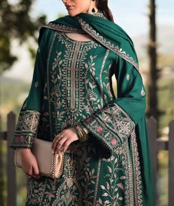 Vestidos de fiesta personalizados para mujer, atractivos trajes Shalwar Kameez de estilo indio, vestido bordado de tela Lawn y dupatta de gasa. - Product Image 4