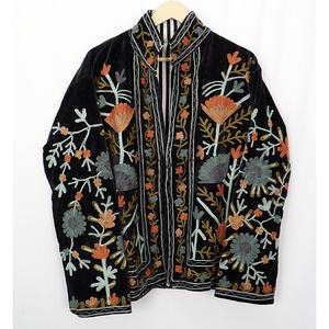Veste en velours brodée à la main à motif floral, col mandarin, manches longues, manteau d'automne pour femme, style bohème élégant, pièce maîtresse - Product Image 1