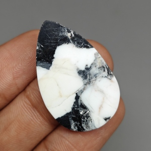 Cabujón de Búfalo Blanco en Forma de Pera para Joyería, 33x21x5 mm. 23 Ct. E1244 - Product Image 2