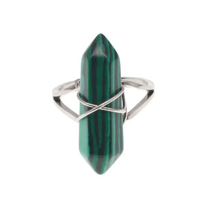 Anillo de Cristal con Punta Hexagonal, Ajustable, Envuelto en Alambre Plateado, con Piedra Natural Curativa para Mujer, Venta al Por Mayor - Product Image 3