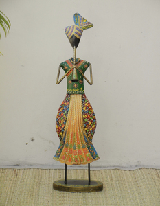 Figurine de musicien en métal peint à la main de style moderne décor de table fait à la main pour le salon décor à la maison Art anniversaire Diwali noël - Product Image 4