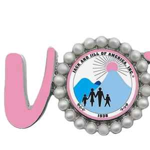 Broche de solapa Jack and Jill Pink VOTE con borde de perlas, accesorio llamativo para el día de las elecciones - Product Image 3