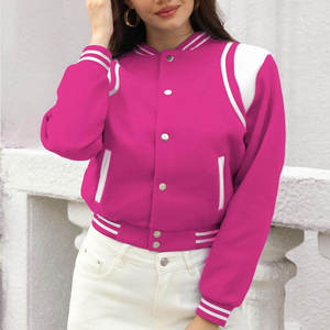 เสื้อแจ็คเก็ตวาร์ซิตี้สีชมพูสดสำหรับผู้หญิง  แผ่นไหล่สีขาว  แจ็คเก็ตบอมเบอร์แบบ Letterman  คอปกและปลายแขนเสื้อแบบริบ  กระดุมแบบปกปิด  สไตล์สตรีทแวร์ - Product Image 4