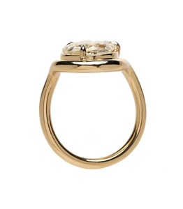 Anillo de Compromiso con Moissanita Amarilla Corte Pera, Anillo Solitario de Oro con Diseño de Ola Único, Anillo Moderno con Bisel para Ella - Product Image 3