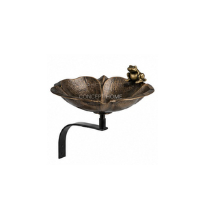 Baño para Pájaros de Pared con Adorno de Rana, Forma Irregular, Acabado Metálico Antiguo, Decoración Tradicional para Jardín, Uso en Exteriores - Product Image 1