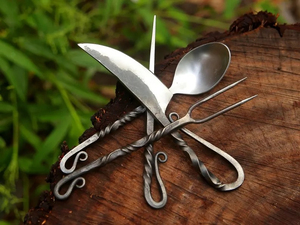 Ensemble de couverts médiévaux pour le camping et les repas en plein air, ustensiles de table traditionnels faits à la main en acier, cuillère, fourchette, couteau pour la maison - Product Image 3