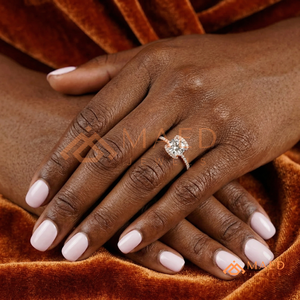 แหวนหมั้นทรงกลมแบบดับเบิ้ลฮาโล ทองคำ 14K/18K โรสโกลด์ พร้อมแถบประดับเพชรแบบพาเว่ |   แหวนเจ้าสาวสุดหรูสำหรับผู้หญิง - Product Image 4