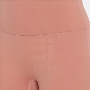 Ensemble de yoga pour femmes, nouveau design, solide, respirant, séchage rapide, extensible dans quatre directions, couleurs et logo personnalisables, haute qualité, spandex/polyester - Product Image 4