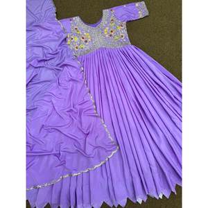 DISEÑADOR DE SEDA FRANCESA BORDADA DE SECUENCIA DE PIEDRA TRABAJO A MANO CON DUPATTA LAVANDA - Product Image 1