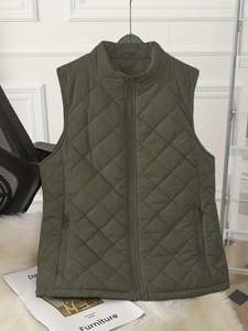 Custom ODM <b>Men</b> Sleeveless Puffer <b>Vest</b> Hooded <b>Heat</b> Reflective Lining Parka - Product Image 1