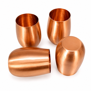 Ensemble de gobelets en cuivre pur faits à la main pour les bienfaits ayurvédiques, verre à eau ovale brillant, vaisselle en métal écologique - Product Image 1