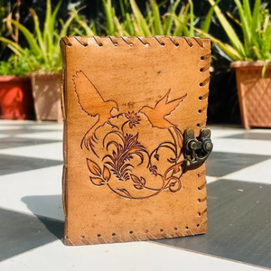 Diario de Cuero Hecho a Mano con Tapa Dura, Diseño de Pájaros Marrones y Flores, Cierre con Broche, Logotipo Personalizado - Product Image 2