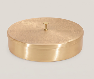 Boîte de rangement ronde en métal de qualité supérieure avec couvercle gravé de motifs floraux, finition dorée, design élégant pour une utilisation en cuisine - Product Image 1