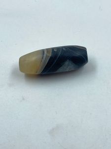 Agate naturelle de forme cylindrique longue, pierre précieuse de joaillerie fine, couleur noire imprimée, 20,12 carats, fournisseur indien R.K. GEMS JEWELLER - Product Image 3