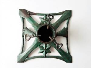 Base Metálica Vintage para Árbol de Navidad, Color Verde Francia - Product Image 4