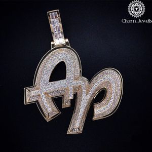 จี้ Charm_Jewells เงินแท้ 925 ชุบทอง 18K ประดับเพชรโมอิสซาไนต์ทรงกลม ตัวอักษร AP พร้อมใบรับรอง IGI สไตล์ฮิปฮอป เหมาะสำหรับทุกเพศทุกวัย สวมใส่ได้ทุกวัน - Product Image 1