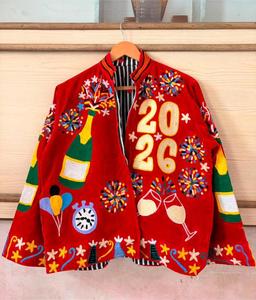 Veste d'hiver bohème faite à la main pour femme en velours rouge brodé avec motif du Nouvel An 2026, manches longues et col montant - Product Image 1