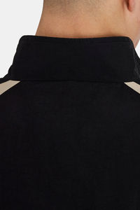 Ensemble coupe-vent et short pour homme en nylon de qualité supérieure, style streetwear, avec logo personnalisé - Product Image 5