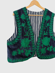 Chaleco de terciopelo azul oscuro para mujer, bordado floral, cuello en V, sin mangas, bordado a mano, estilo vintage. - Product Image 4
