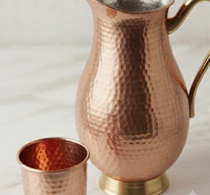 Carafe en métal finition cuivre sur mesure, design durable, pour vin, eau, fêtes, décoration artisanale pour la maison et la cuisine - Product Image 3