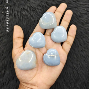 Cœur en Angelite Naturelle Polie, Pierre Semi-Précieuse, Vente en Gros, pour Guérison par les Cristaux, Reiki, Petite Pierre Souple pour la Méditation, Artisanat, Mariage et Amour - Product Image 1