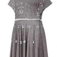 Robe longue de soirée en tulle gris de luxe, col en V, manches évasées, ornée de perles