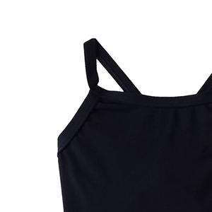 Maillot de bain éco-responsable pour femme, design minimaliste chic, tissu Spandex/Nylon, coupe confortable, bas échancré, séchage rapide, devant. - Product Image 3