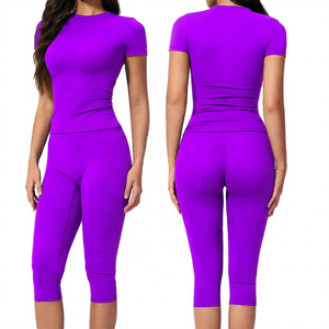 Ensemble de yoga 2 pièces pour femme, haut à manches courtes et pantalon taille haute mi-mollet, en Spandex et Polyester, col rond - Product Image 6