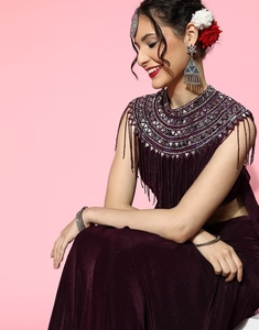 Sari pré-drapé KV Bourgogne en soie et rayonne orné de sequins avec cape et chemisier cousu pour soirée - Product Image 1