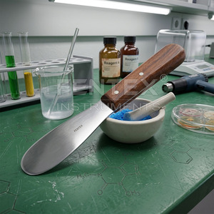 Espátula Farmacéutica de Acero Inoxidable con Mango de Madera y Remaches de Latón – Ideal para Ungüentos y Mezclas de Polvos Químicos en Laboratorio - Product Image 3