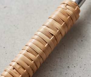 Ensemble de 3 Spatules à Fromage Martelées en Acier Inoxydable avec Poignées en Rotin, Idéal pour une Table de Dîner et des Mariages de Qualité Supérieure - Product Image 3