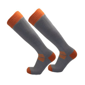 Chaussettes de sport montantes personnalisées, fines, respirantes, écologiques, avec logo sur le revers, pour adultes, sports d'équipe, faible MOQ, vente en gros usine - Product Image 1